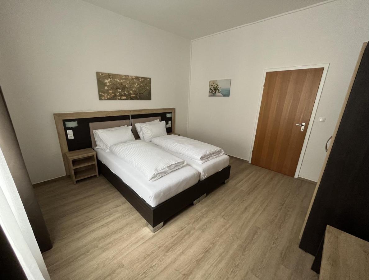 City Hotel Шопфхайм Екстериор снимка