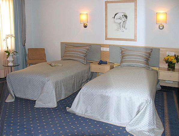 City Hotel Шопфхайм Екстериор снимка