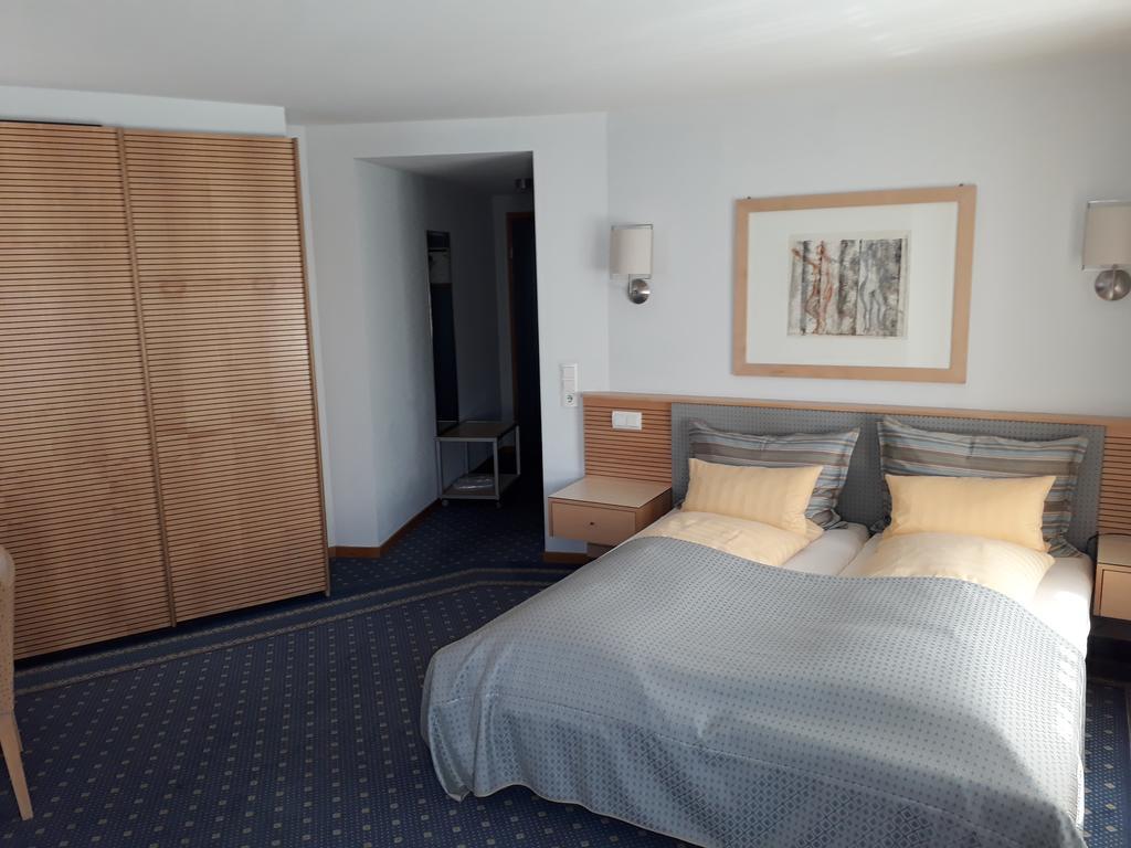 City Hotel Шопфхайм Екстериор снимка