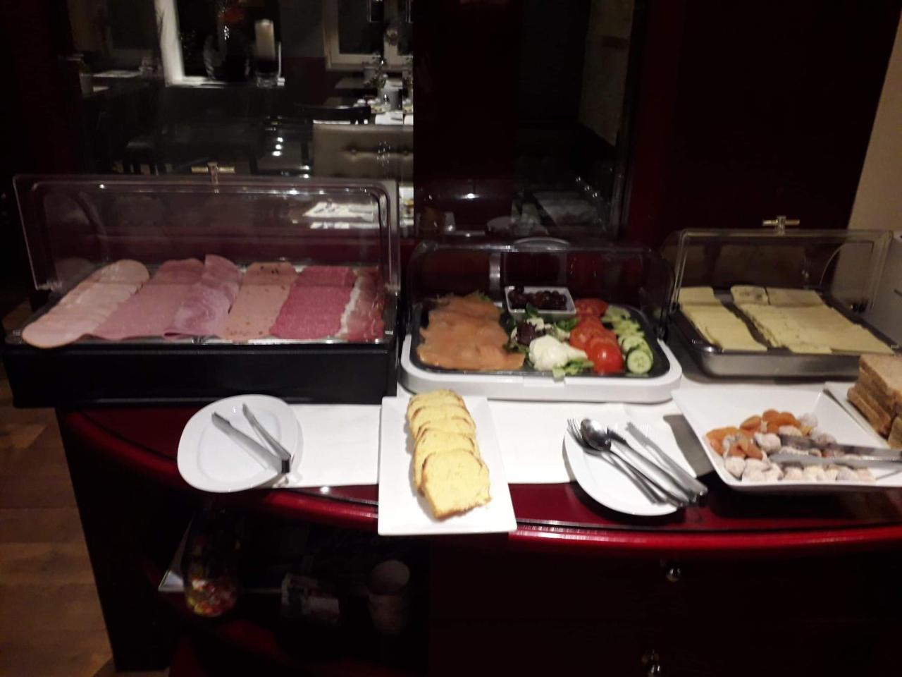 City Hotel Шопфхайм Екстериор снимка